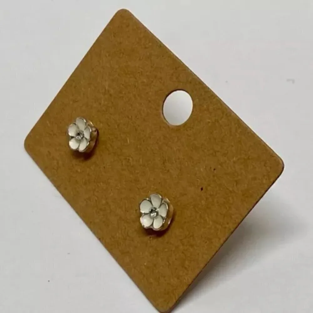Claire's Sensitive Solution Flower Earrings White Silver Tone Stud‎ Flowers NWOT